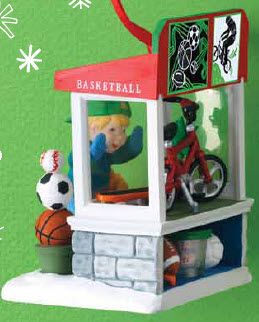2011 Christmas Window 2011 - 9th - Sporting Goods Store - Club